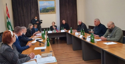 Apsua TV/Абхазское ТВ: Жәларбжьаратәи анаҧшыҩцәа раҳасабала Аҧсныҟа иааит Урыстәыла ауаажәларратә палата аделегациа.